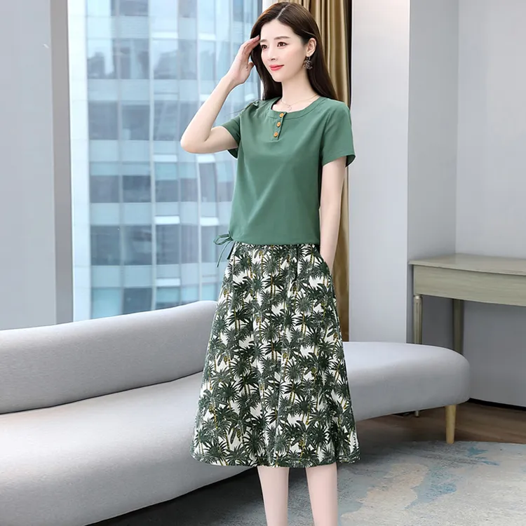 2025夏连衣裙女年夏装季新款气质减龄夏装天套裙子两件套潮