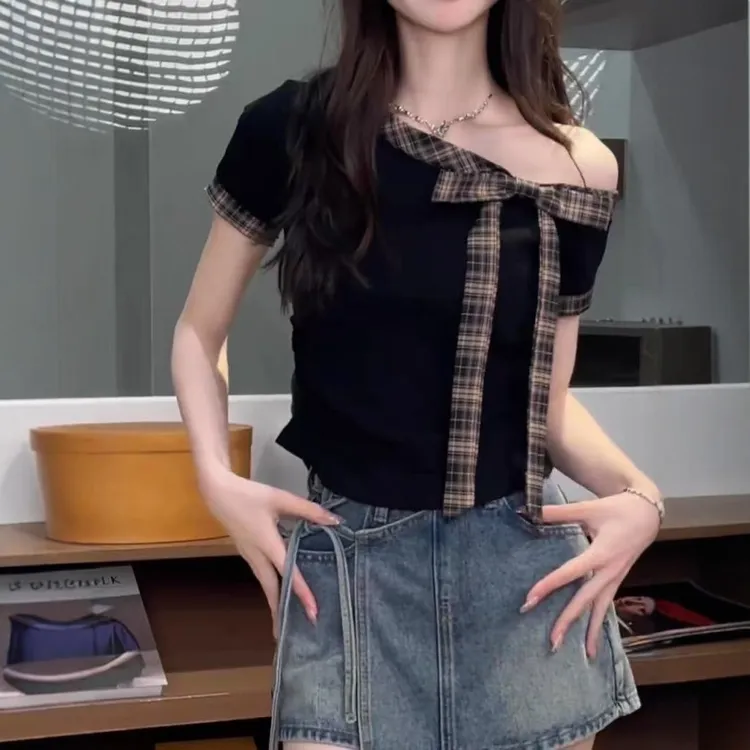 小众别致收腰T恤2025夏季胖MM大码女装设计感斜领露肩短袖上衣潮