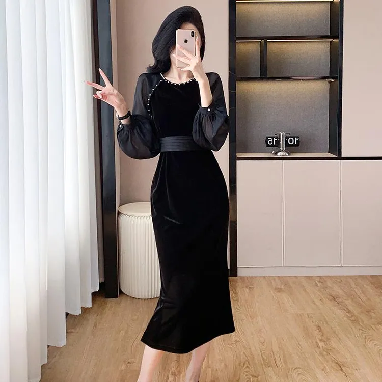 名媛设计感丝绒灯笼袖连衣裙女秋冬黑色长袖晚礼服高级感初秋长裙