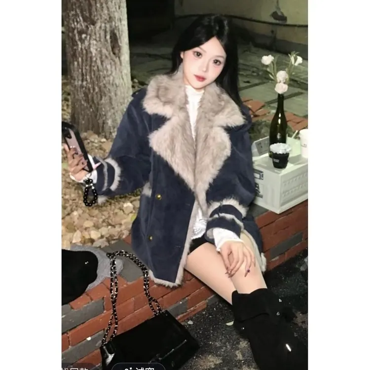 2025《冬雾济州》大翻领加绒外套风女冬季时尚原创设计款