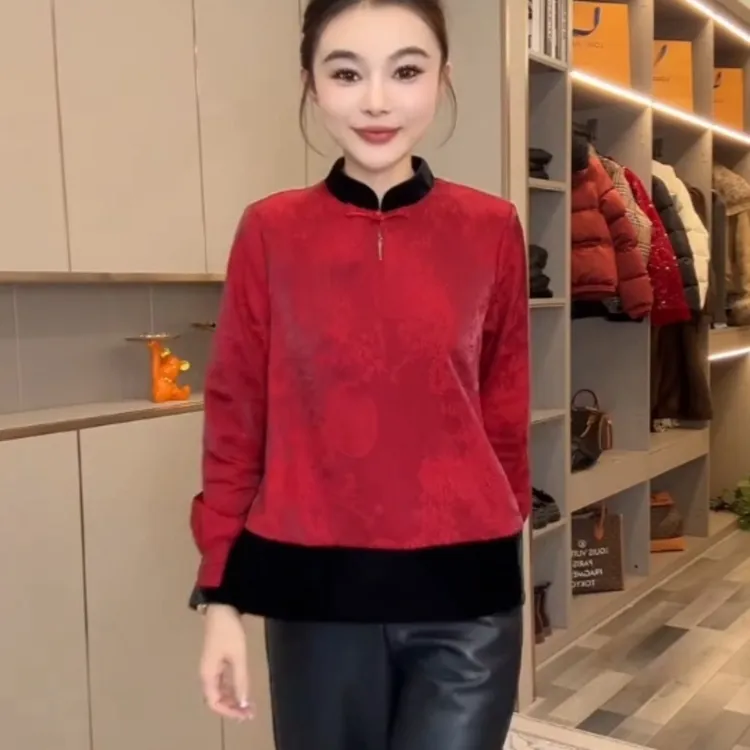 2592026新年设计感收腰新手复古风盘扣拼接撞色高级感垂顺打底衫