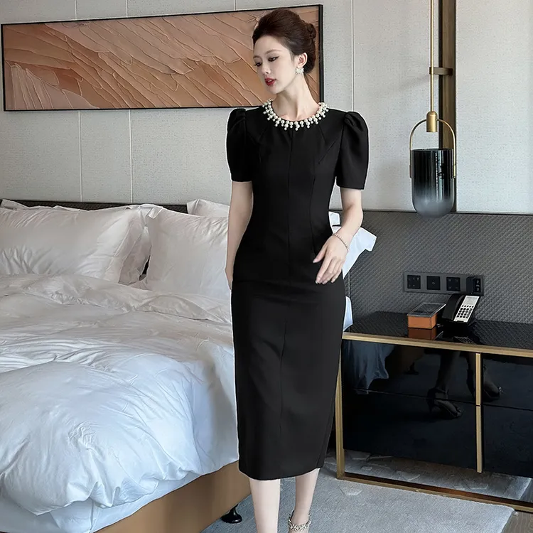 婷婷衣恋9009夏季新款时尚法式气质珍珠圆领收腰黑色赫本风连衣裙