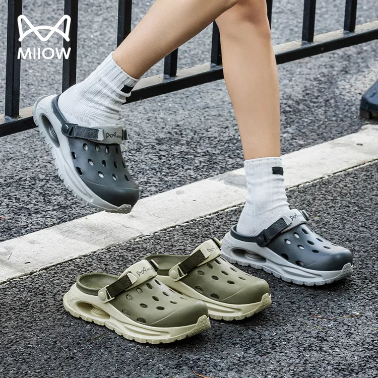 气垫踩屎感洞洞鞋男款外穿舒适百搭2025新款厚底防滑凉鞋拖鞋男夏