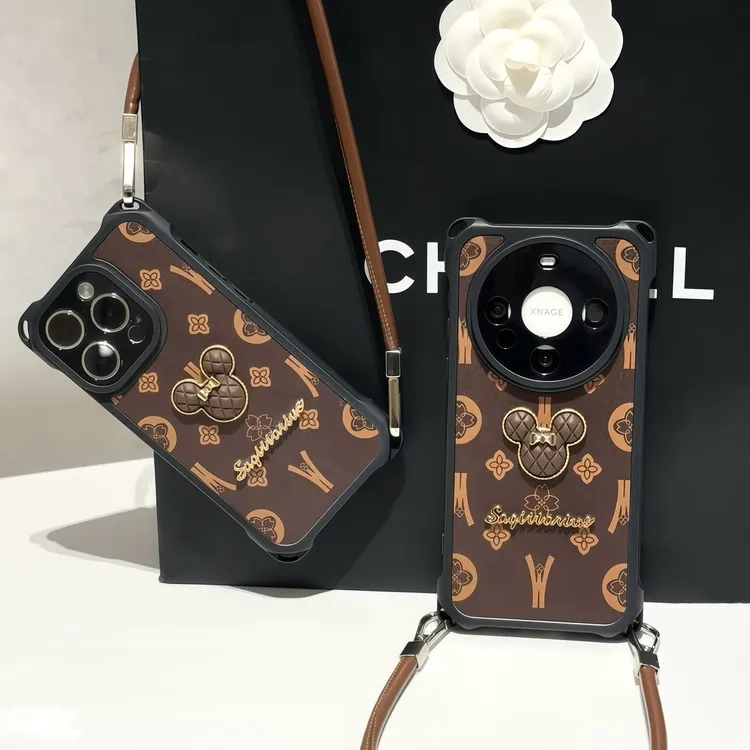 适用轻奢复古米奇挂绳苹果16promax手机壳华为p70vivoppo小米15套