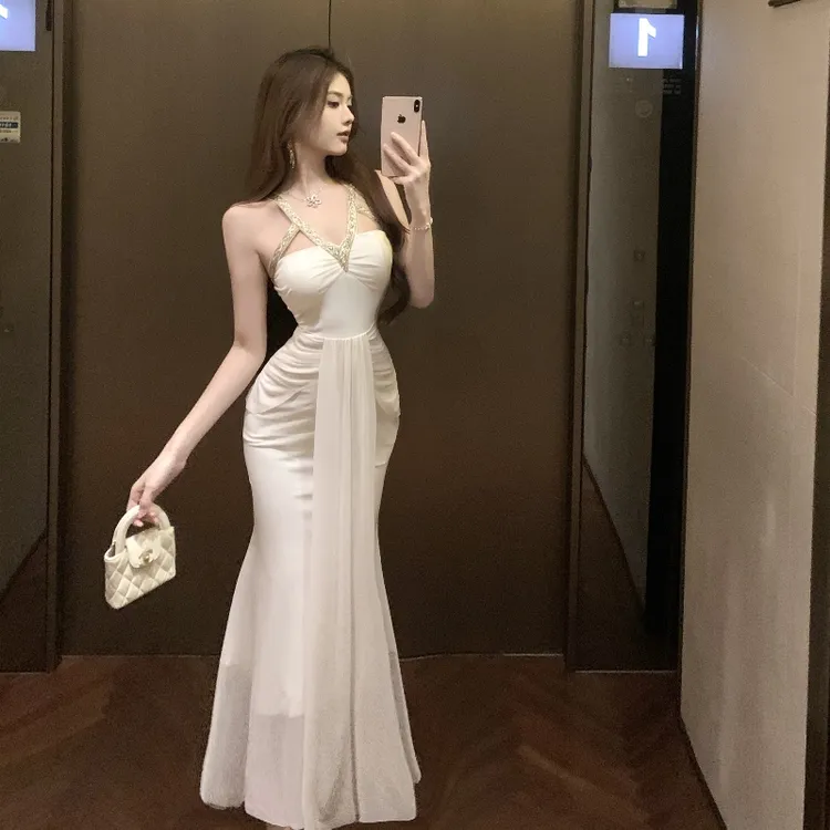 轻奢纯欲辣妹法式高级感吊带连衣裙女收腰显瘦宴会礼服长裙网红款