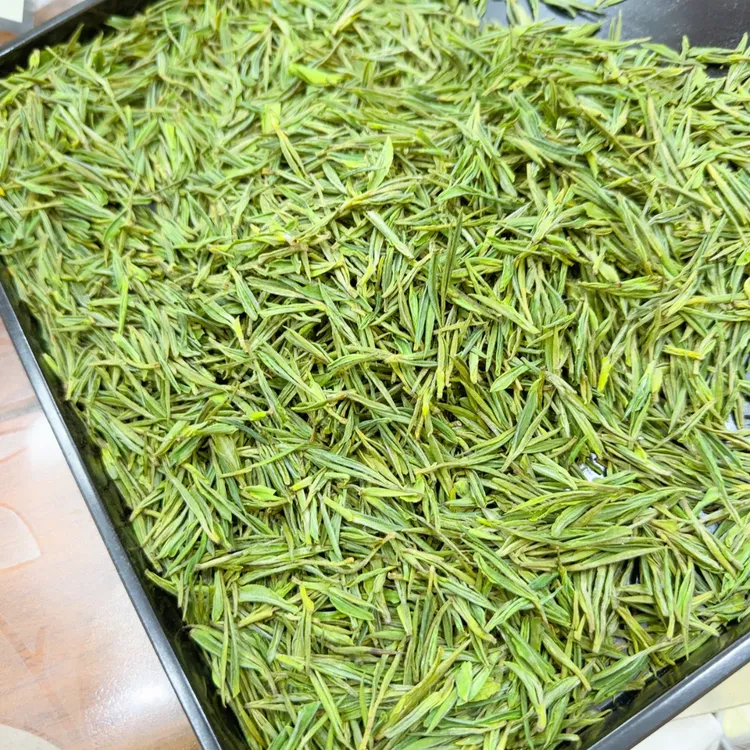 溪龙兰花香高山白茶