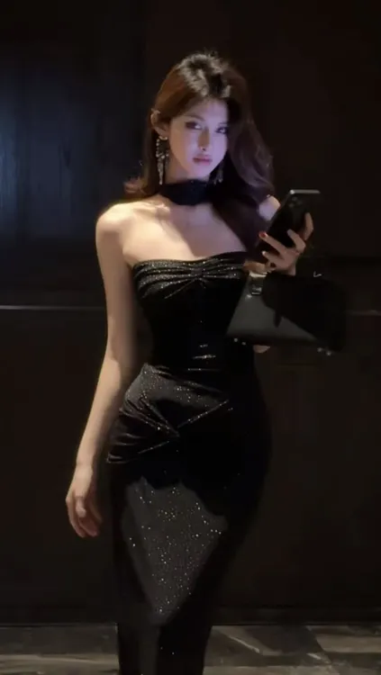 【B Y】法式高级气质修身晚礼服连衣裙早春新款性感烫钻抹胸包臀裙