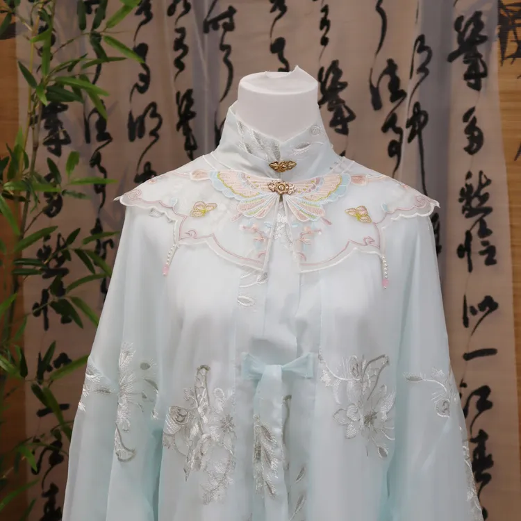 汉服刺绣云肩成人儿童彩色蝴蝶欧根纱金属线绣学士服毕业云肩通用