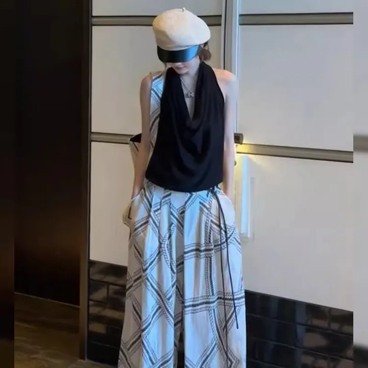 黑色挂脖v领吊带背心女夏季2025新款辣妹无袖短款小个子露背上衣