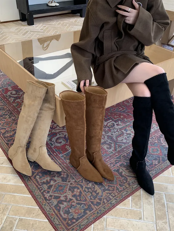 粗跟尖头棕色堆堆长靴女靴子2025秋冬季绒面瘦瘦靴长筒骑士靴