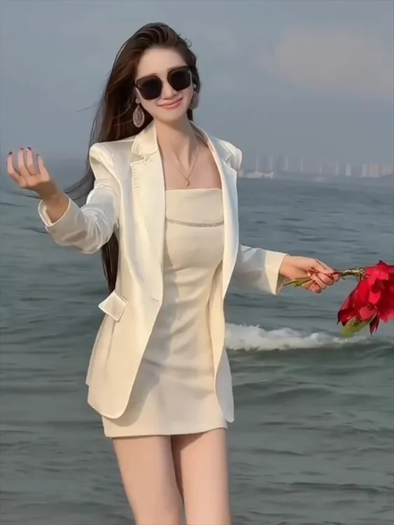 2025秋季网红新款时尚西服套装裙女气质白色收腰显瘦西装连衣短裙