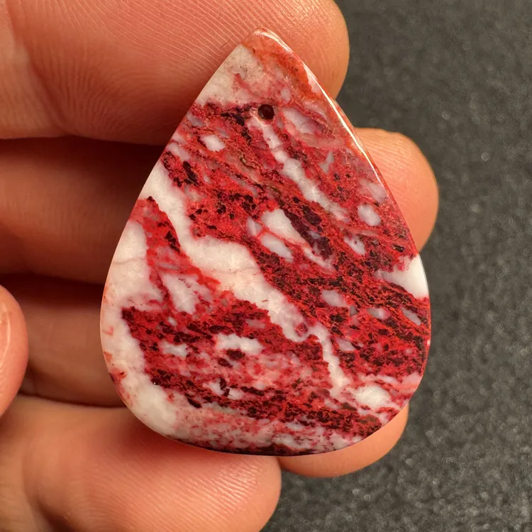天然辰砂天然朱砂原矿打磨水滴吊坠 红白相间 独特风格