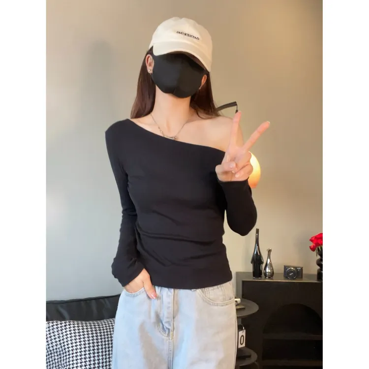 黑色辣妹纯欲斜肩一字领打底衫内搭长袖t恤女早秋修身设计感上衣