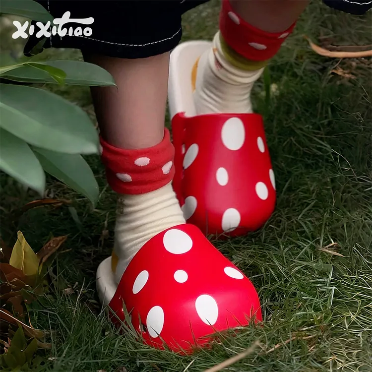 细细条 创意可爱红绿蘑菇包头拖鞋女夏EVA外穿防滑海边沙滩鞋ins