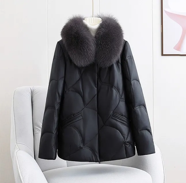 2025冬季海宁皮羽绒棉服女狐狸毛领时尚显气质短款小个子皮衣外套