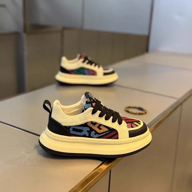 男鞋2026春季新款复古刺绣透气潮鞋男士厚底增高时尚运动休闲板鞋