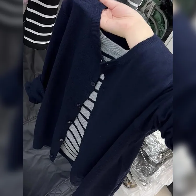 独特小众假两件撞色圆领韩系洋气上衣针织衫2025早秋长袖休闲毛衣