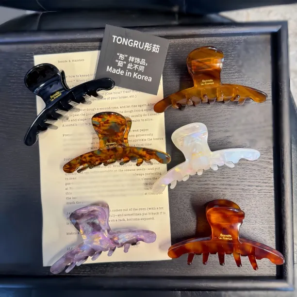 韩国东大门进口气质时尚焦糖色中号百搭简约优雅后脑勺鲨鱼夹少女