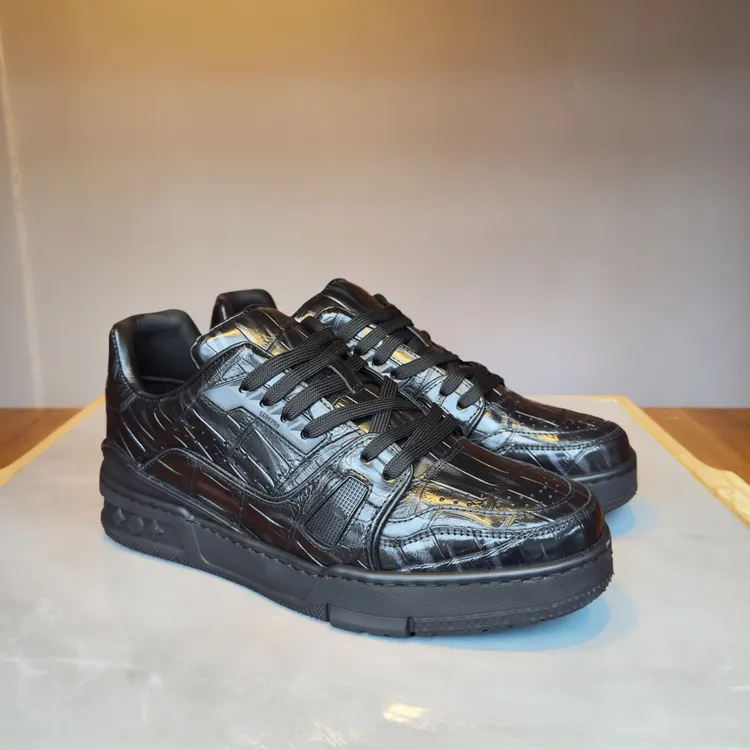 断码特价稀有皮男鞋时尚板鞋-9555款