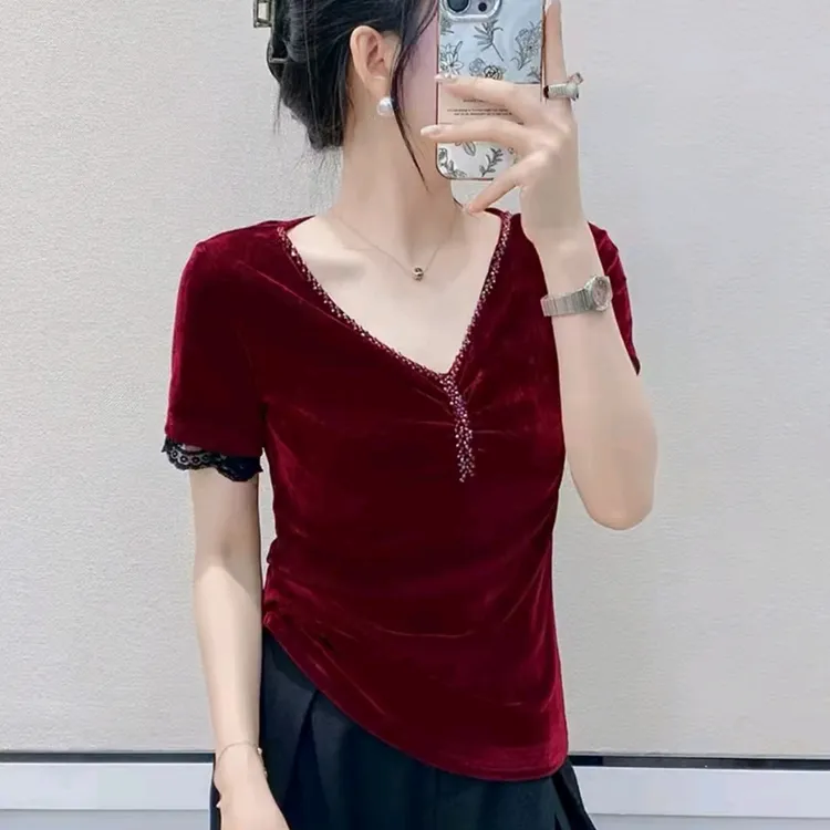 性感V领短袖T恤女夏季新款设计感钉珠上衣气质蕾丝拼接袖口小衫潮