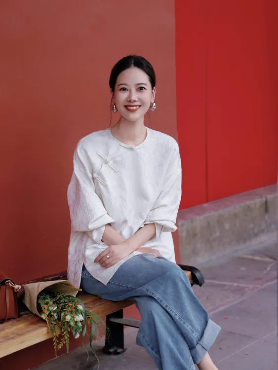 新中式提花白色衬衫女高级感复古改良旗袍禅意盘扣上衣牛仔裤套装