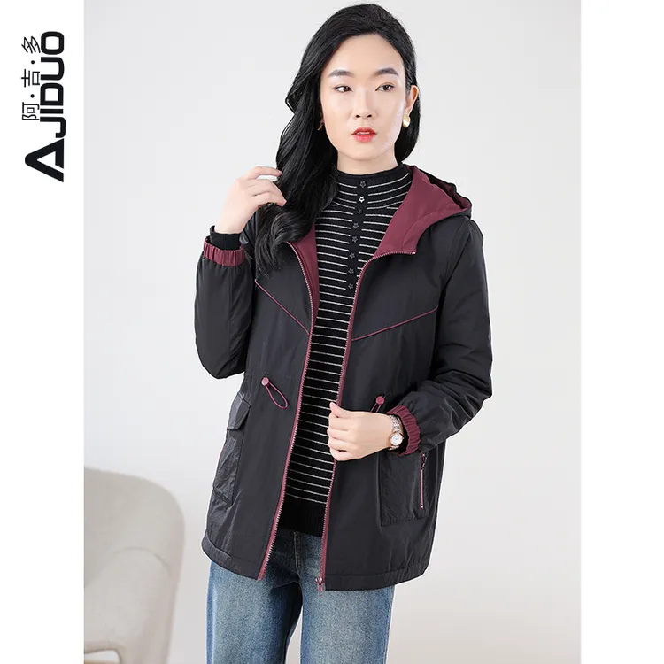 阿吉多连帽加厚冲锋衣女款秋季初冬休闲保暖收腰棉衣外套女A20691