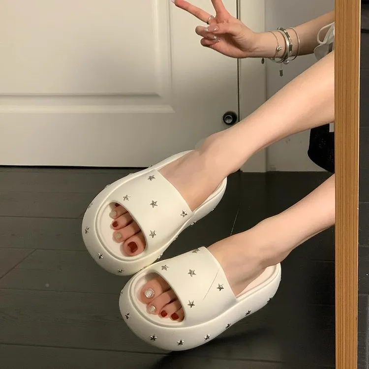 黑色露趾休闲凉拖鞋女夏外穿2025新款一字拖时尚百搭厚底增高凉拖