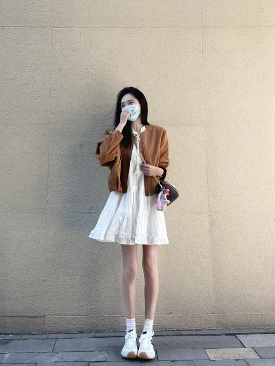 2025秋季新款韩系气质简约宽松短款外套白色温柔显瘦连衣裙两件套