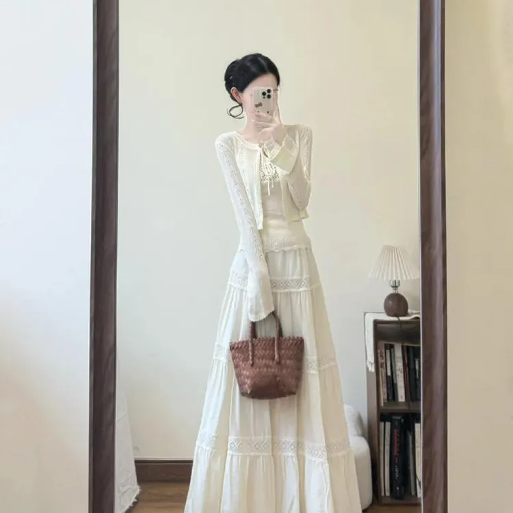 2025早秋新款法式镂空背心内搭针织开衫搭配半身裙气质三件套装女