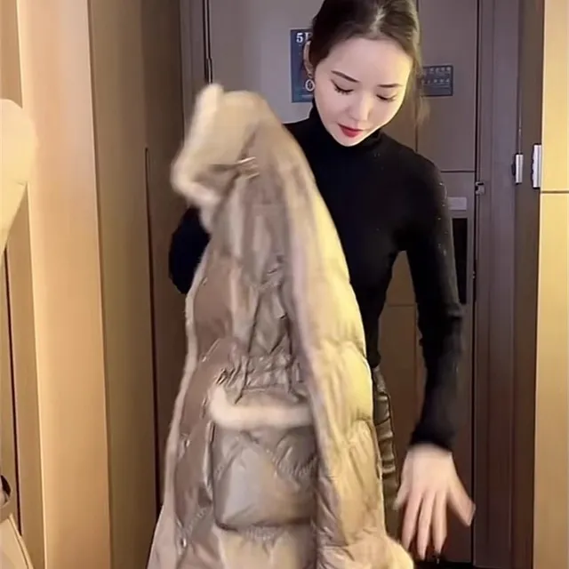 2025女士早春网红新款炸街轻奢慵懒气质长款名媛棉服外套减龄穿搭