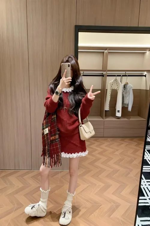 春秋新款小众炸街高级感女装圣诞穿搭小香风花边针织衫半身裙套装