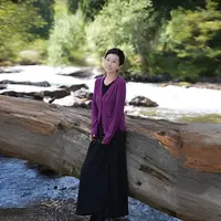 溏朵记 2025入秋新款天丝羊毛柔软舒适休闲V领开衫外套88203