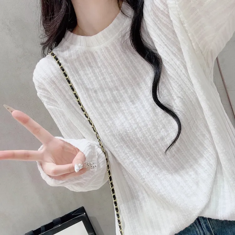 芯娇晴肌理感圆领长袖t恤女春秋新款别致针织衫温柔时髦打底上衣