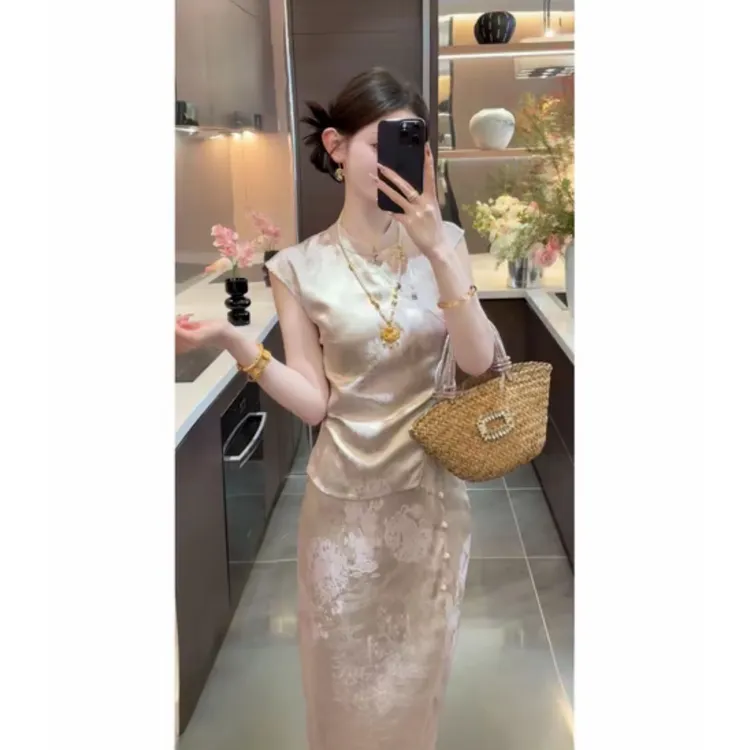 【现货】周粥绝色2025新款国风温婉气质修身两件套