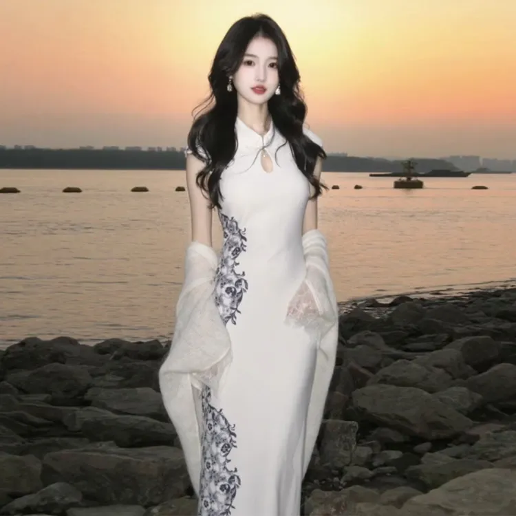 2025新款清冷感新中式盘扣镂空改良旗袍裙名媛端庄大气秋季穿搭气