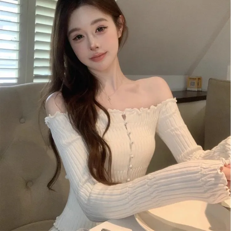 法式一字肩针织衫女早秋季新款纯欲甜辣妹露肩小上秋冬款开衫毛衣