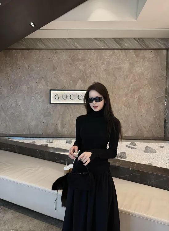 时尚两件套2025新款气质显瘦高领修身长袖上衣洋气休闲百搭半身裙