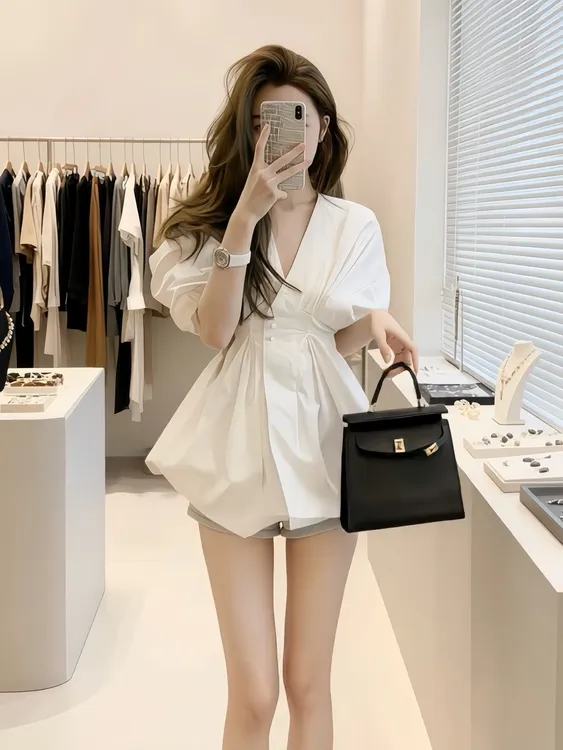 甜辣风炸街法式收腰绑带三粒扣泡泡袖白色衬衫女高腰短裤两件套秋