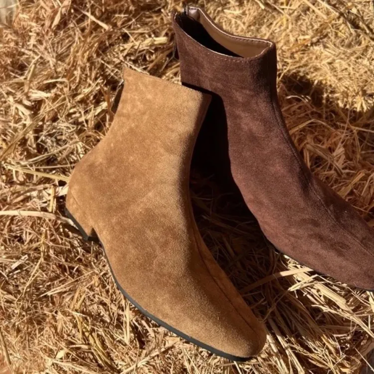 9788休闲坡跟尖头欧美风粗跟中跟短靴女靴时尚方头秋冬