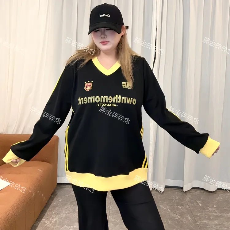 胖mm大码女装时尚潮流印花V领套头卫衣女秋冬宽松长款加绒外套ins