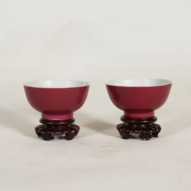 Lot  11  清  胭脂红釉碗一对(10.23瓷杂拍卖 )