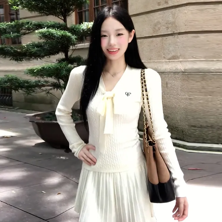 温柔知性短裙套装秋冬季巨好看的小个子连衣裙子女装2025新款穿搭