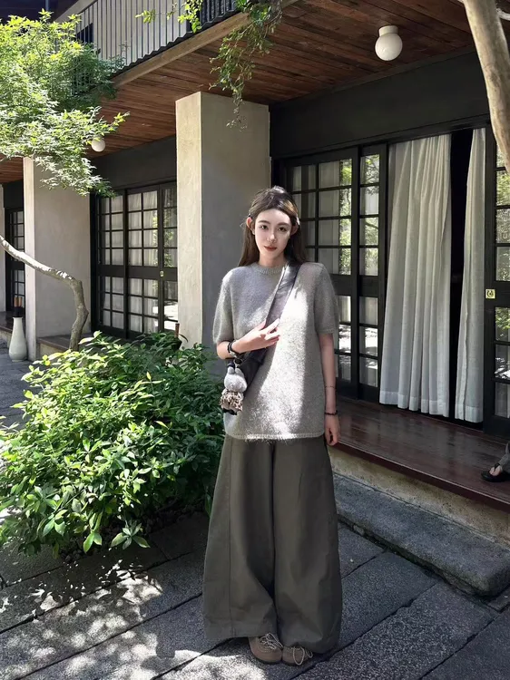 2025秋季新款温柔系针织衫高级感慵懒舒适毛衣女百搭休闲阔腿裤