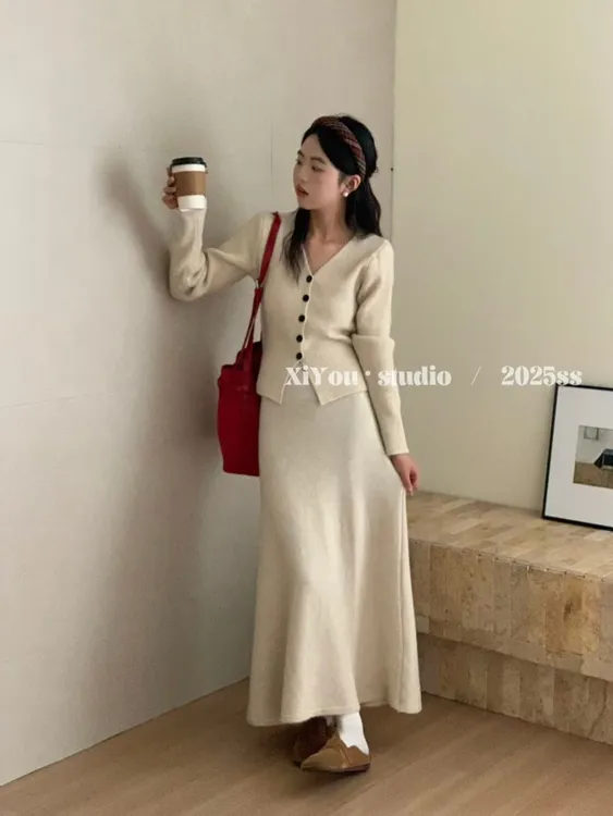 韩式设计感套装裙纯色复古简约款V领气质针织衫+高腰半身裙两件套