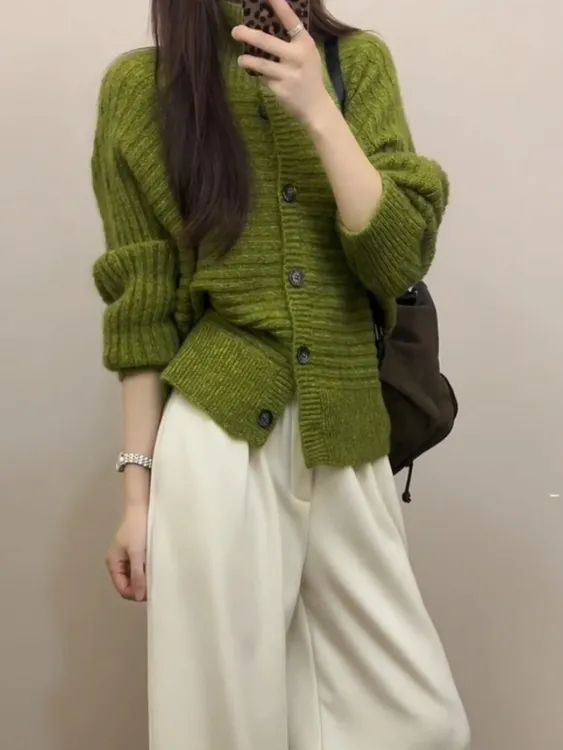 绿色毛衣女款2025新款秋冬巨好看独特漂亮设计感气质高端针织开衫