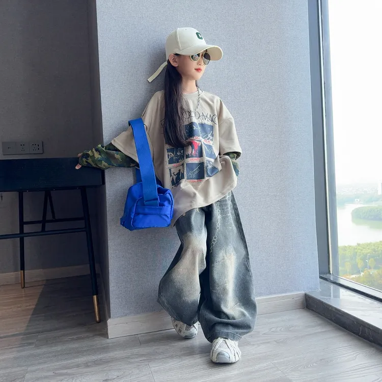 女童秋装套装2025新款假两件拼接迷彩长袖衣个性印花弯刀裤两件套