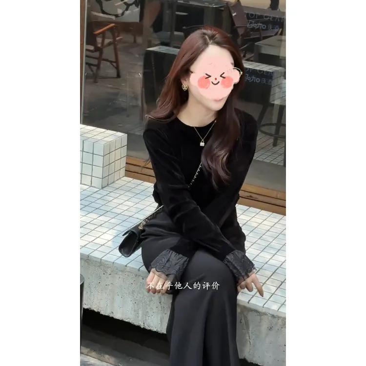 超好看丝绒刺绣蕾丝拼接长袖t恤女2025秋冬新款气质打底独特上衣
