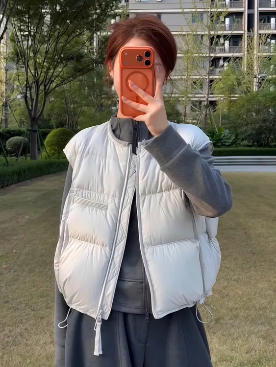 轻绒圆领羽绒马甲女2025秋冬季新款宽松休闲百搭外穿背心马夹外套