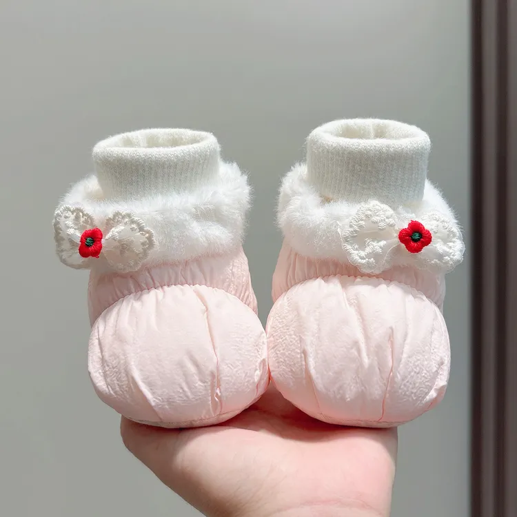 婴儿鞋子秋冬款女童小月龄婴幼儿宝宝袜鞋0-6-12月加绒保暖防掉跟