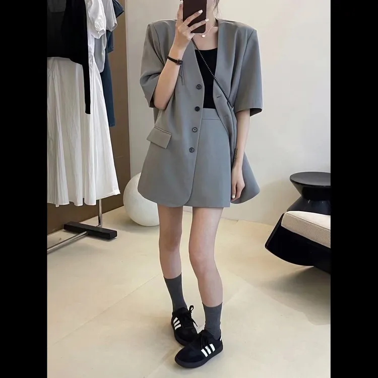 薄款短袖西装套装女夏季新款气质设计感港风V领西装半身裙两件套